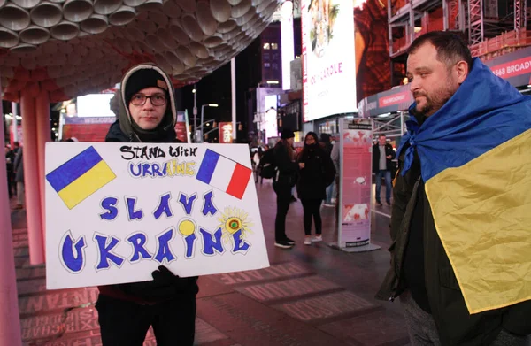 Ucranianos Protestan Contra Invasión Rusa Ucrania Times Square Marzo 2022 — Foto de Stock