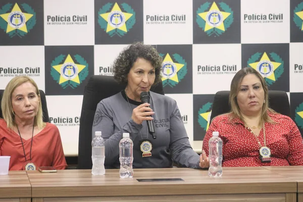 ジャネイロでは国内暴力に対する警戒が行われている 2022年3月8日ブラジル リオデジャネイロ市 国際女性デーである火曜日 リオデジャネイロ市内で市民警察が活動を行う — ストック写真