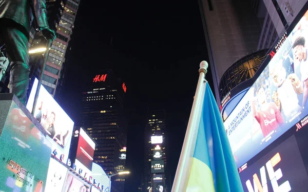 Oekraïners Protesteren Tegen Russische Invasie Van Oekraïne Times Square Maart — Stockfoto