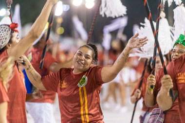 Sambo Okulları Özel Grup Karnaval Provası. 13 Mart 2022, Rio de Janeiro, Brezilya: Rio Karnaval Özel Grubu 'ndan Samba okulları, Sapucai 2022 karnavalının teknik provalarının ikinci günü için 13 Mart Pazar günü Sapucai' ye geri döndüler.. 