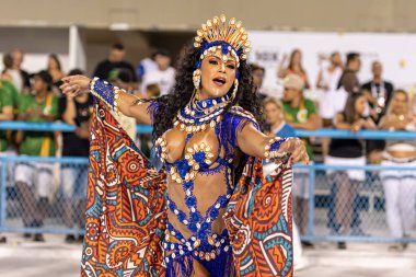 Sambo Okulları Özel Grup Karnaval Provası. 13 Mart 2022, Rio de Janeiro, Brezilya: Rio Karnaval Özel Grubu 'ndan Samba okulları, Sapucai 2022 karnavalının teknik provalarının ikinci günü için 13 Mart Pazar günü Sapucai' ye geri döndüler.. 