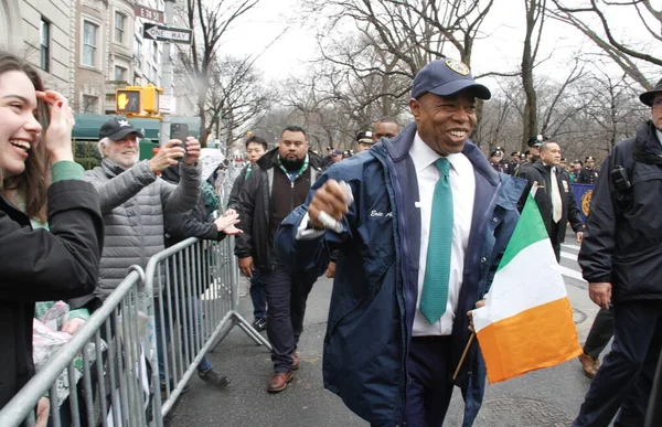 Δήμαρχος Της Νέας Υόρκης Έρικ Άνταμς Συμμετέχει Στην Παρέλαση Του — Φωτογραφία Αρχείου