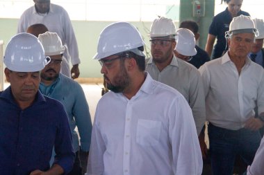 Rio de Janeiro hükümeti Alemao teleferiğinin restorasyonuna başladı. 18 Mart 2022, Rio de Janeiro, Brezilya. Rio de Janeiro Valisi Claudio Castro ve Altyapı ve İşletme Bakanı Max Lemos... 