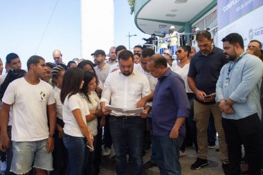 Rio de Janeiro hükümeti Alemao teleferiğinin restorasyonuna başladı. 18 Mart 2022, Rio de Janeiro, Brezilya. Rio de Janeiro Valisi Claudio Castro ve Altyapı ve İşletme Bakanı Max Lemos... 