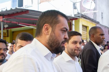 Rio de Janeiro hükümeti Alemao teleferiğinin restorasyonuna başladı. 18 Mart 2022, Rio de Janeiro, Brezilya. Rio de Janeiro Valisi Claudio Castro ve Altyapı ve İşletme Bakanı Max Lemos... 