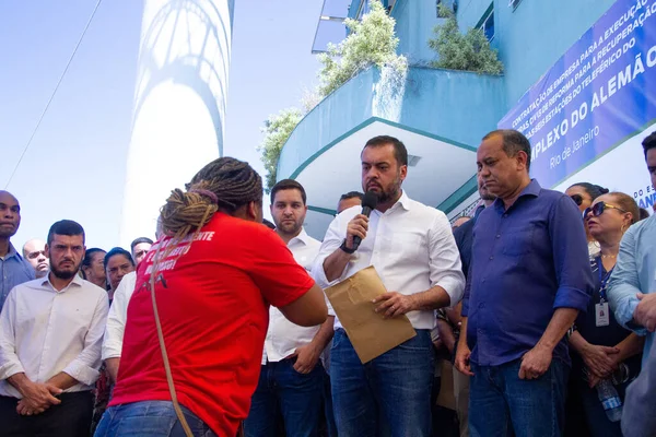Rio de Janeiro hükümeti Alemao teleferiğinin restorasyonuna başladı. 18 Mart 2022, Rio de Janeiro, Brezilya. Rio de Janeiro Valisi Claudio Castro ve Altyapı ve İşletme Bakanı Max Lemos... 