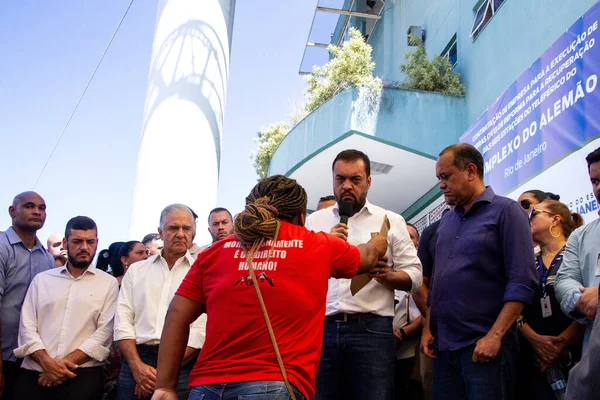 Rio de Janeiro hükümeti Alemao teleferiğinin restorasyonuna başladı. 18 Mart 2022, Rio de Janeiro, Brezilya. Rio de Janeiro Valisi Claudio Castro ve Altyapı ve İşletme Bakanı Max Lemos... 