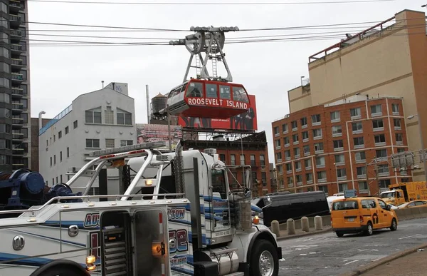 Caminhão Sobrecarregado Quebrou Ponte Queensboro Causando Tráfego Pesado Manhattan Março — Fotografia de Stock