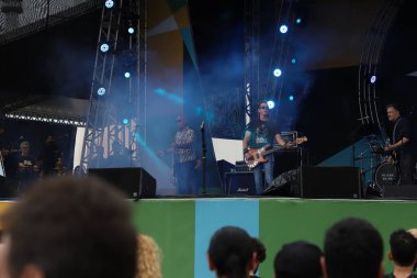 (Band Plebe Rude, Rock Brasil 40 Anos (SP) müzik festivalinde sahne aldı. 27 Mart 2022, Sao Paulo, Brezilya: Band Plebe Rude, Rock Brasil 40 Anos, Latin Amerika Memorial, Sao Paulo 'da 27 Pazar günü sahne alacak.)