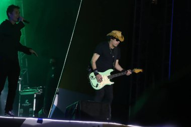Brezilyalı grup Capital Inicial, Brezilya 'nın Sao Paulo şehrinde düzenlenen Rock Müzik Festivali' nde sahne aldı. 27 Mart 2022, Sao Paulo, Brezilya: Brezilyalı grup Capital Inicial, Latin Amerika Memorial 'da' Rock Müzik Festivali 40 Yıl 'sırasında sahne aldı.