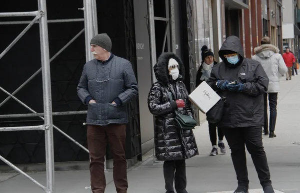 New Yorklular Soğuk Hava Koşullarıyla Karşı Karşıya Kaldılar Mart 2022 — Stok fotoğraf