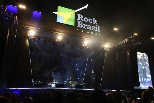 在圣保罗举行的 巴西摇滚音乐节 巴西乐队 Capital Inicial 表演了40年 2022年3月27日 巴西圣保罗 巴西40年摇滚音乐节 巴西乐队Capital — 图库照片