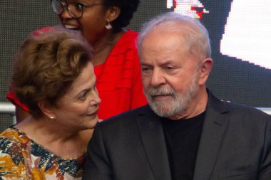 Eski Cumhurbaşkanı Lula, Rio de Janeiro Devlet Üniversitesi 'nde düzenlenen uluslararası bir toplantıya katıldı. 30 Mart 2022, Rio de Janeiro, Brezilya: Eski Cumhurbaşkanı Luiz Inacio Lula da Silva Uluslararası Demokrasi Toplantısına katıldı 