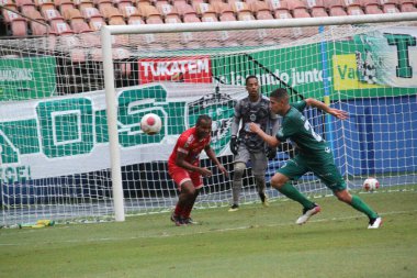 Amazonense Futbol Şampiyonası - Finaller: Manaus ve Princesa do Solimoes: 30 Mart 2022, Manaus, Amazonas, Brezilya: Manaus ve Princesa do Solimoes arasındaki futbol maçı, Amazonense Futbol Şampiyonası 'nın ilk çarpışması için geçerlidir.