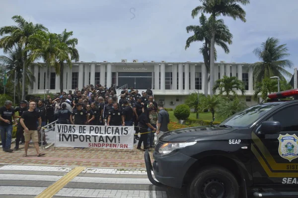 Αστυνομικοί Διαμαρτύρονται Μπροστά Από Γραφείο Του Κυβερνήτη Στο Νατάλ Για — Φωτογραφία Αρχείου