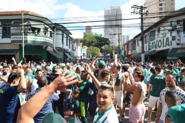 Paulista Futbol Şampiyonası - Finaller: Palmeiras Sao Paulo 'ya karşı. 3 Nisan 2022, Sao Paulo, Brezilya: Sao Paulo 'ya karşı oynanan son Paulista Futbol Şampiyonası için Allianz Parque Stadyumu' nda Palmeiras taraftarları Hareketi