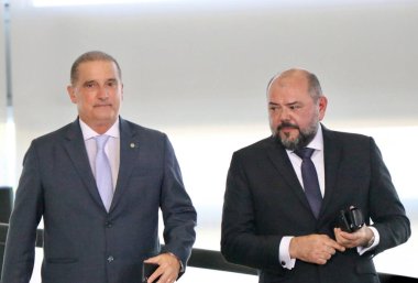 Bolsonaro Hükümeti Bakanlarının Göreve başlama töreni ve Veda Töreni. 31 Mart 2022, Brezilya Federal Bölgesi: Brezilya Cumhurbaşkanı Jair Bolsonaro Palacio 'daki yeni bakanların açılış törenine katıldı 