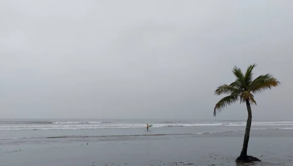 Плохая Погода Препятствует Наличию Купальщиков Пляжах Сантоса Апреля 2022 Года — стоковое фото
