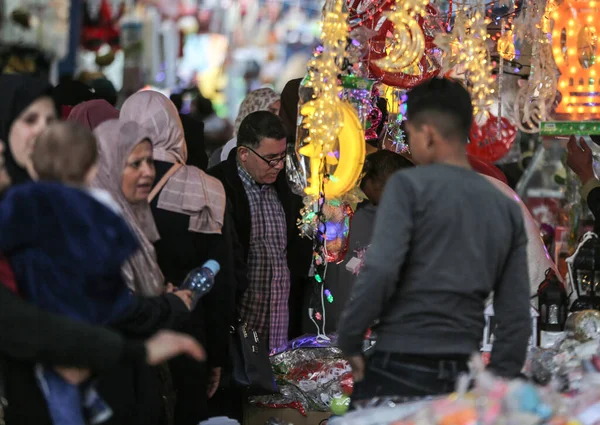 Palestinos Fazem Compras Antigo Mercado Zawiya Gaza Preparação Para Mês — Fotografia de Stock