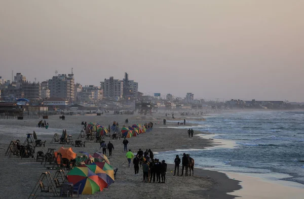 Palestinci Těší Pobřeží Středozemního Moře Gaze Dubna 2022 Gaza Palestina — Stock fotografie