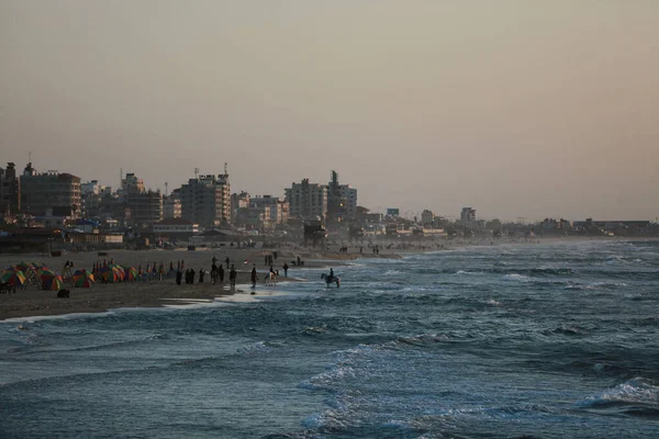Palestinos Desfrutam Costa Mar Mediterrâneo Gaza Abril 2022 Gaza Palestina — Fotografia de Stock