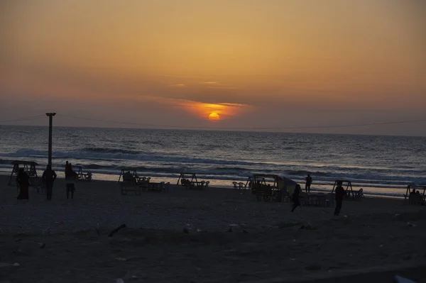 Palestinos Desfrutam Costa Mar Mediterrâneo Gaza Abril 2022 Gaza Palestina — Fotografia de Stock