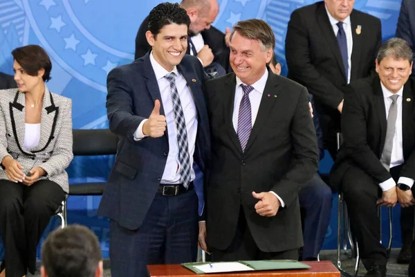 ボルソナロ州政府大臣の就任とお別れの誓い 2022年3月31日ブラジル連邦管区ブラジリア ジャール ボルソナーロ大統領がパラシオでの新閣僚就任式に参加 — ストック写真