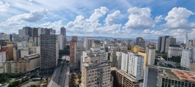 Sao Paulo 'da güneşli bir gün. 9 Nisan 2022, Sao Paulo, Brezilya: Sao Paulo Downtown 'dan güneşli bir gün (9 Nisan Cumartesi)). 