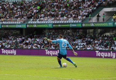 Brezilya Futbol Şampiyonası: Coritiba ve Goias. 10 Nisan 2022, Coritiba, Parana, Brezilya: Coritiba ile Goias arasındaki futbol maçı, Brezilya Futbol Şampiyonası 'nın birinci turu için geçerli, Curitiba, Parana' daki Couto Pereira Stadyumu 'nda düzenlendi.