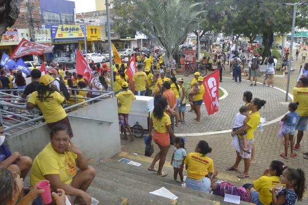 デモ隊はナタールのブラジル大統領ジェール ボルソナーロに抗議する 2022年4月9日ブラジル リオグランデ ノルテ州 ナタール デモ参加者は 促進された行動でブラジル大統領ジェール ボルソナーロの政府に抗議 — ストック写真