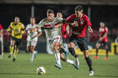 Brezilya Futbol Şampiyonası: Sao Paulo ve Athletico Paranaense. 10 Nisan 2022, Sao Paulo, Brezilya: Morumbi Stadyumu 'nda düzenlenen Brezilya Futbol Şampiyonası' nın ilk turu için geçerli olan Sao Paulo ve Athletico Paranaense arasındaki futbol maçı