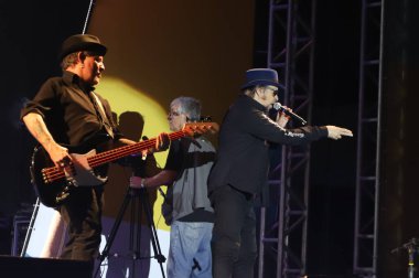 Camisa de Venus grubu, Rock Brazil 'de, Sao Paulo' da 40 Yıl. 10 Nisan 2022, Sao Paulo, Brezilya: Latin Amerika Anıtı 'nda düzenlenen Rock Brazil' de müzisyen Marcelo Nova 'nın katılımıyla Camisa de Venüs grubunun gösterisi