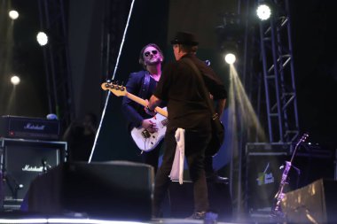 Camisa de Venus grubu, Rock Brazil 'de, Sao Paulo' da 40 Yıl. 10 Nisan 2022, Sao Paulo, Brezilya: Latin Amerika Anıtı 'nda düzenlenen Rock Brazil' de müzisyen Marcelo Nova 'nın katılımıyla Camisa de Venüs grubunun gösterisi