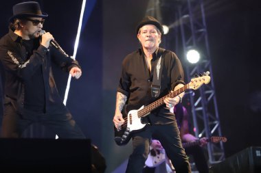 Camisa de Venus grubu, Rock Brazil 'de, Sao Paulo' da 40 Yıl. 10 Nisan 2022, Sao Paulo, Brezilya: Latin Amerika Anıtı 'nda düzenlenen Rock Brazil' de müzisyen Marcelo Nova 'nın katılımıyla Camisa de Venüs grubunun gösterisi