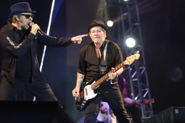 Camisa de Venus grubu, Rock Brazil 'de, Sao Paulo' da 40 Yıl. 10 Nisan 2022, Sao Paulo, Brezilya: Latin Amerika Anıtı 'nda düzenlenen Rock Brazil' de müzisyen Marcelo Nova 'nın katılımıyla Camisa de Venüs grubunun gösterisi