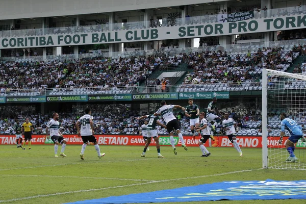 Brezilya Futbol Şampiyonası: Coritiba ve Goias. 10 Nisan 2022, Coritiba, Parana, Brezilya: Coritiba ile Goias arasındaki futbol maçı, Brezilya Futbol Şampiyonası 'nın birinci turu için geçerli, Curitiba, Parana' daki Couto Pereira Stadyumu 'nda düzenlendi.