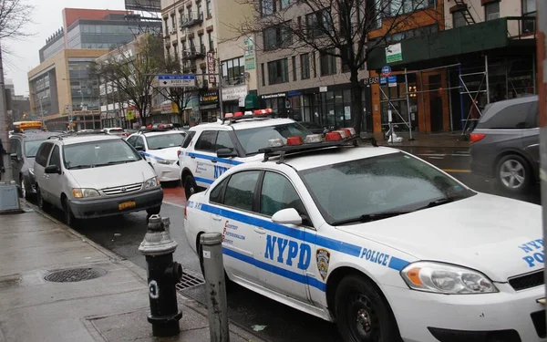 Polis Devriye Merkezi, Harlem 'de suçla ve silah sesleriyle savaşmak için kuruldu. 7 Nisan 2022, Harlem, New York, ABD: Harlem 'de meydana gelen silah sesleri ve suçlar nedeniyle, E 125. Cadde' de bir Polis Devriye Merkezi kuruldu. 