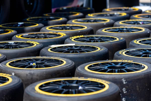 Stock Car Rio de Janeiro 'nun üçüncü aşaması için arabaların hazırlanması ve montajı. 8 Nisan 2022, Rio de Janeiro, Brezilya: Caca Bueno 'da gerçekleşen Stock Car Rio de Janeiro 2022' nin üçüncü aşaması için yapılan hazırlıklar sırasında takımlar 