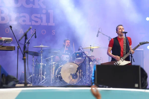 Brezilyalı grup Titas 'ın Sao Paulo' da Rock Brazil 'de 40 Yıl gösterisi. 10 Nisan 2022, Sao Paulo, Brezilya: Brezilyalı grup Titas 'ın, müzisyen Branco Mello' nun katılımıyla, Rock Brazil 40 Yıl Müzik Festivali 'nde
