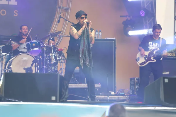 Brezilyalı grup Titas 'ın Sao Paulo' da Rock Brazil 'de 40 Yıl gösterisi. 10 Nisan 2022, Sao Paulo, Brezilya: Brezilyalı grup Titas 'ın, müzisyen Branco Mello' nun katılımıyla, Rock Brazil 40 Yıl Müzik Festivali 'nde