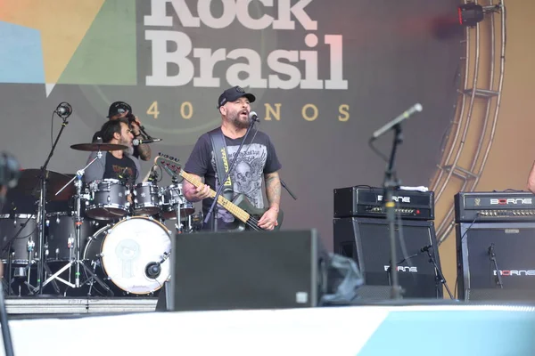 Ultraje a Rigor 'un Sao Paulo' daki Rock Brazil 'deki 40 yıllık konseri. 10 Nisan 2022, Sao Paulo, Brezilya: Brezilyalı grup Ultraje a Rigor, Latin Amerika Memorial, Sao Paulo 'da düzenlenen Brezilya Rock Müzik Festivali' nde 40 yıl boyunca sahne aldı.