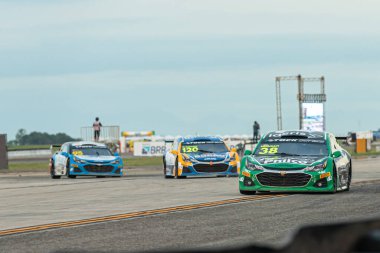 Stock Series, Rio de Janeiro 'daki Galeao Havaalanı' nda kurulmuş bir pistte düzenlenmektedir. 9 Nisan 2022, Rio de Janeiro, Brezilya: Tom Jobim 'de kurulmuş olan Caca Bueno pistindeki Galeao Grand Prix 1. 