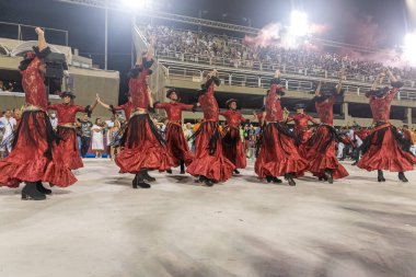 Rio de Janeiro Karnavalı için Unidos Viradouro 'nun teknik provaları. 10 Nisan 2022, Rio de Janeiro, Brezilya: Unidos do Viradouro, 2020 karnavalı şampiyonu, Sapucai 'deki teknik provaların sezonunu Pazar günü sona erdirdi (10).)