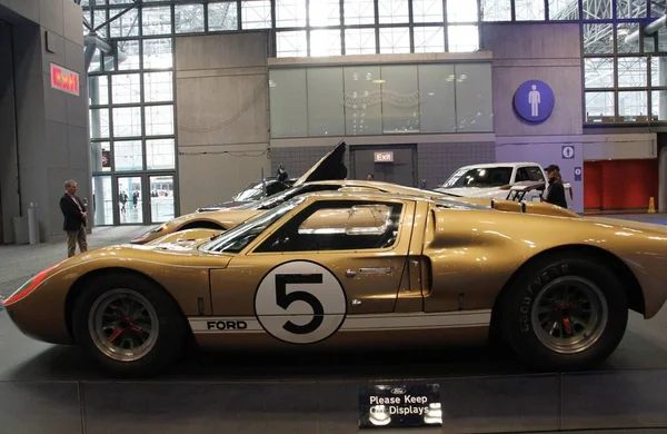 2022 New York Uluslararası Otomobil Fuarı. 13 Nisan 2022, New York, ABD: New York Uluslararası Otomobil Fuarı 15-24 Nisan tarihleri arasında New York 'taki Javits Center' da gerçekleştirilirken 13-14 Nisan tarihleri arasında medyaya açıldı. NYC 