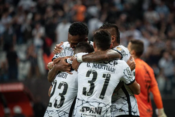 Libertadores Futbol Kupası - Grup Sahnesi: Korintliler ve Deportivo Cali (Kolombiya). 13 Nisan 2022, Sao Paulo, Brezilya: Corinthians ve Deportivo Cali (Kolombiya) arasında oynanan futbol maçı, Libertadores Futbol Kupası 2022 'nin ikinci turu için geçerlidir.