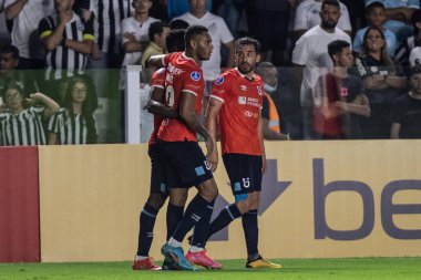 Sudamericana Futbol Kupası - Grup aşaması: Santos ve Universidad Catolica (Ekvador). 13 Nisan 2022, Santos, Sao Paulo, Brezilya: Santos ve Universidad Catolica (Ekvador) arasındaki futbol maçı, Sudamericana Futbol Kupası C Grubu 'nun ikinci turu için geçerlidir.