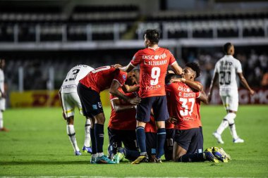 Sudamericana Futbol Kupası - Grup aşaması: Santos ve Universidad Catolica (Ekvador). 13 Nisan 2022, Santos, Sao Paulo, Brezilya: Santos ve Universidad Catolica (Ekvador) arasındaki futbol maçı, Sudamericana Futbol Kupası C Grubu 'nun ikinci turu için geçerlidir.