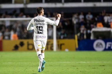 Sudamericana Futbol Kupası - Grup aşaması: Santos ve Universidad Catolica (Ekvador). 13 Nisan 2022, Santos, Sao Paulo, Brezilya: Santos ve Universidad Catolica (Ekvador) arasındaki futbol maçı, Sudamericana Futbol Kupası C Grubu 'nun ikinci turu için geçerlidir.