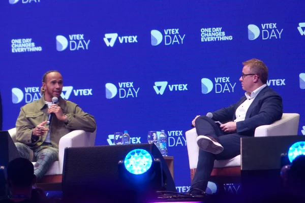 Pilot Lewis Hamilton Deltar Vtex Day Latinamerikas Största Digitala Transformationsevenemang — Stockfoto