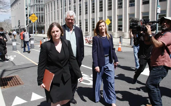 Frank R. James 'in avukatı Mia Grymberg Brooklyn Federal Mahkemesi önünde basına konuştu. 14 Nisan 2022, Brooklyn, New York, ABD: Mia Grymberg Frank R. James 'in Savunma Avukatı Federal Basın önünde basına konuştu